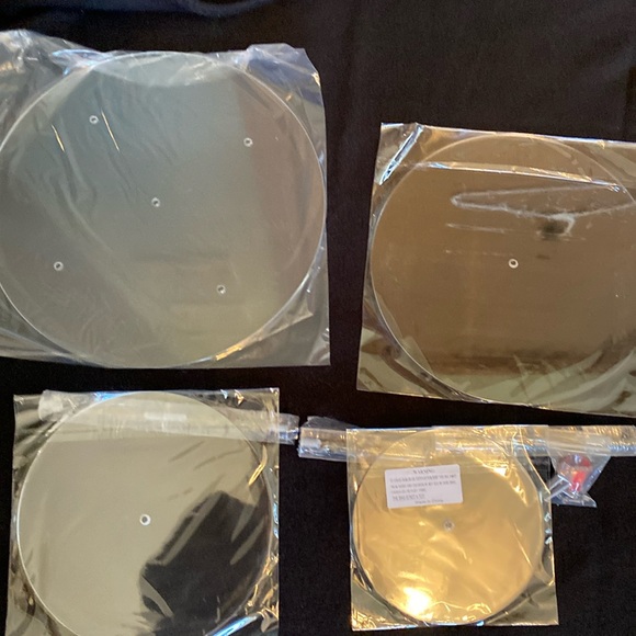 Cupcake Stand,4-Tier Round Acrylic Display Stand Dessert Tower Stand. NWT - Picture 3 of 5